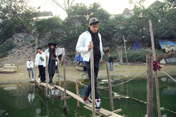 Trúc Diễm, Minh Béo gói bánh chưng, bánh tét tặng người nghèo ảnh 19 Trúc Diễm, Minh Béo gói bánh chưng, bánh tét tặng người nghèo ảnh 19