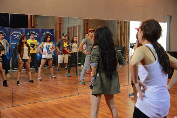 Top 12 sẵn sàng “bùng nổ” tại vòng studio ảnh 4