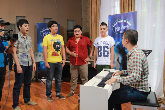 Top 12 sẵn sàng “bùng nổ” tại vòng studio ảnh 1