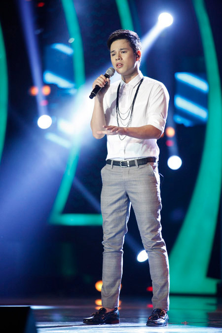 Đông Hùng bất ngờ lọt top nguy hiểm, Anh Quân chia tay Vietnam Idol ảnh 6