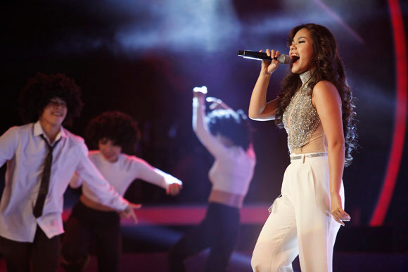 Phương Vy rạng rỡ, gợi cảm ngày trở lại ảnh 1