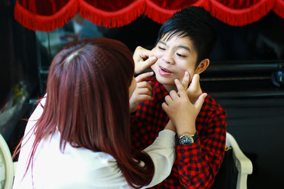 Bùi Anh Tuấn tái ngộ cùng Hương Tràm trong MV mới ảnh 13