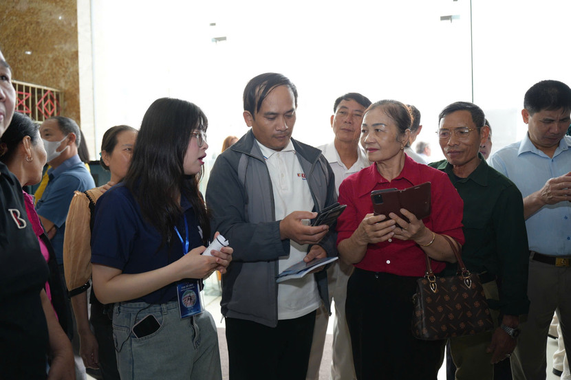 Người dân được hướng dẫn ứng dụng AI vào các hoạt động nhằm nâng cao chất lượng cuộc sống Người dân được hướng dẫn ứng dụng AI vào các hoạt động nhằm nâng cao chất lượng cuộc sống