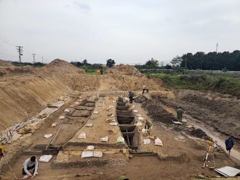 Hình ảnh lộ thiên của 2 chiếc thuyền cổ được tìm thấy ở Bắc Ninh