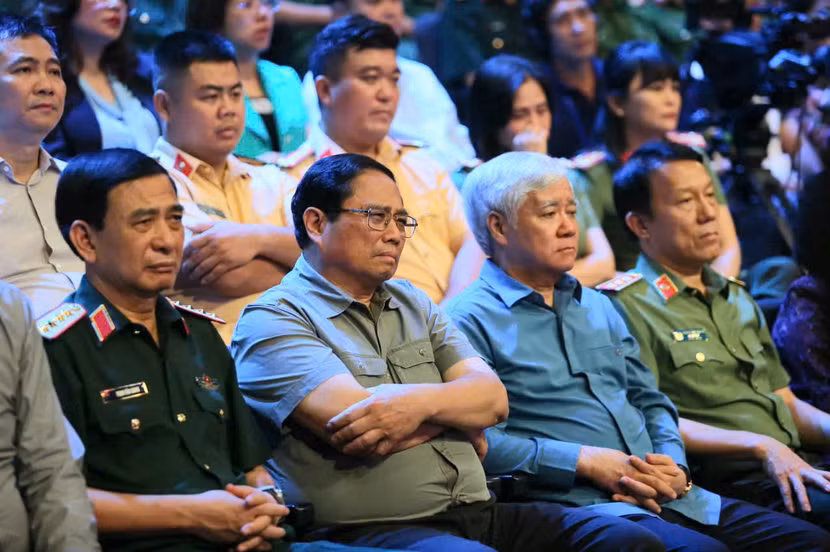 Thủ tướng Phạm Minh Chính cùng các đại biểu tham dự chương trình