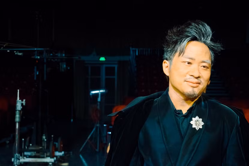 Tạo hình "Tùng Dương già" trong MV