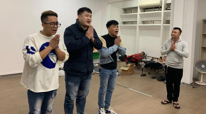 Các nghệ sĩ khẩn trương tập luyện xuyên ngày đêm để kịp cho việc ghi hình buổi đầu tiên vào ngày 26-1 tới