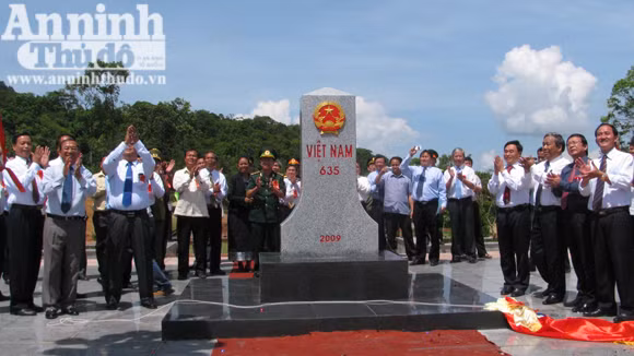 10 tỉnh biên giới Việt – Lào hoàn thành công tác cắm mốc ảnh 1
