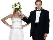 Bi hài bố vợ đốt vía con rể vì “mở hàng” đen đủi ảnh 1