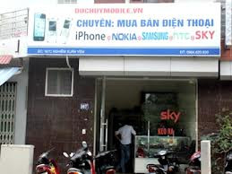 Giáp mặt tên cướp bị chủ cửa hàng ĐTDĐ đánh bại ảnh 2