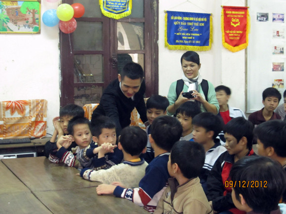 Ca sĩ ZMA sưởi ấm trái tim trẻ mồ côi ảnh 8