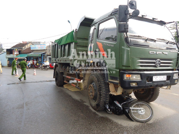 Xe tải cán nữ công nhân tử vong tại chỗ ảnh 1