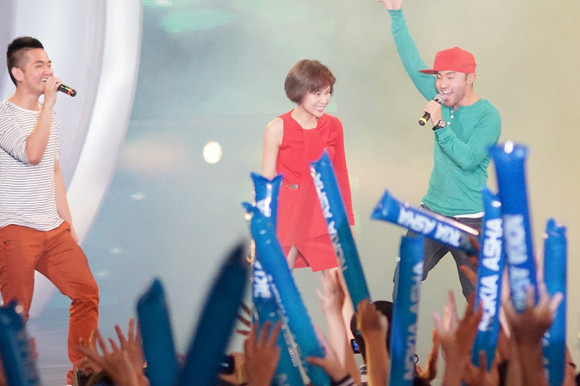 Sinh viên Đà Nẵng bị các ngôi sao Idol "tấn công" ảnh 4