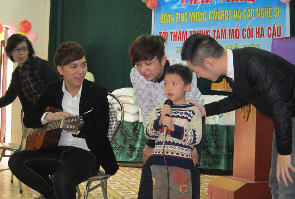 Ca sĩ ZMA sưởi ấm trái tim trẻ mồ côi ảnh 7
