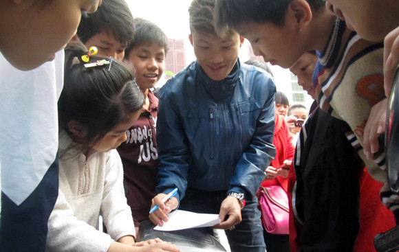 Ca sĩ ZMA sưởi ấm trái tim trẻ mồ côi ảnh 13