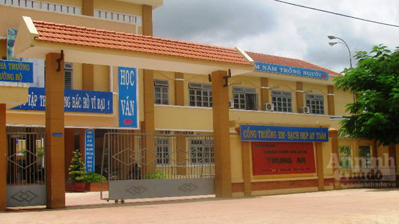 Nam sinh lớp 9 tự chế bom xăng trả thù bạn ảnh 1