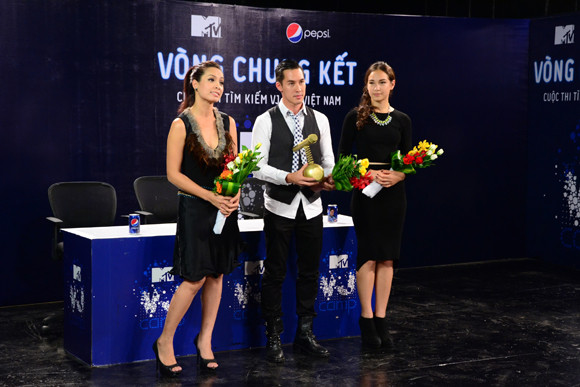 Dustin giành ngôi quán quân VJ Camp 2012 ảnh 5