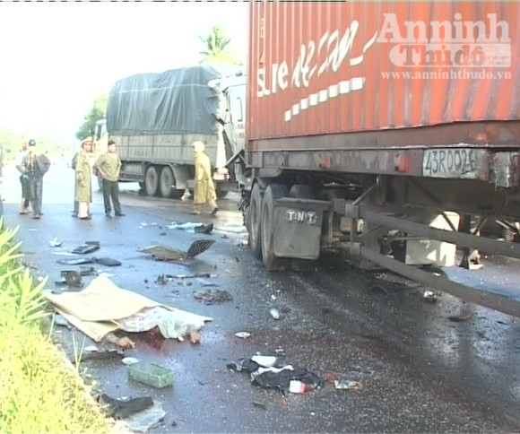 Xe khách gây tai nạn nghiêm trọng, 3 người chết, 6 người bị thương ảnh 4