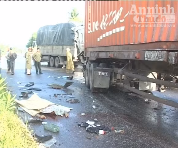 Xe khách gây tai nạn nghiêm trọng, 3 người chết, 6 người bị thương ảnh 4