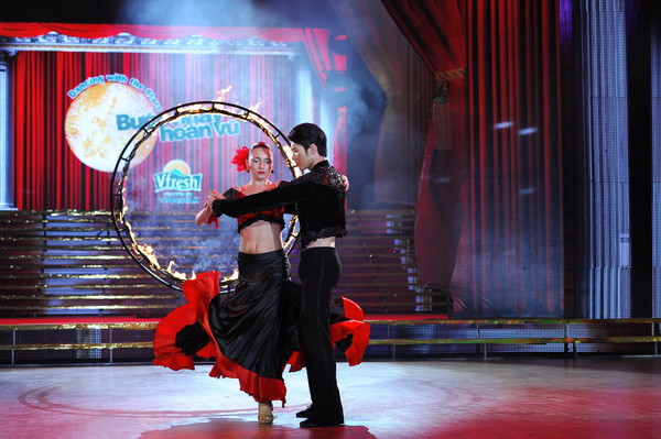 Trương Nam Thành giành tổng điểm tuyệt đối đầu tiên của BNHH 2012 ảnh 14