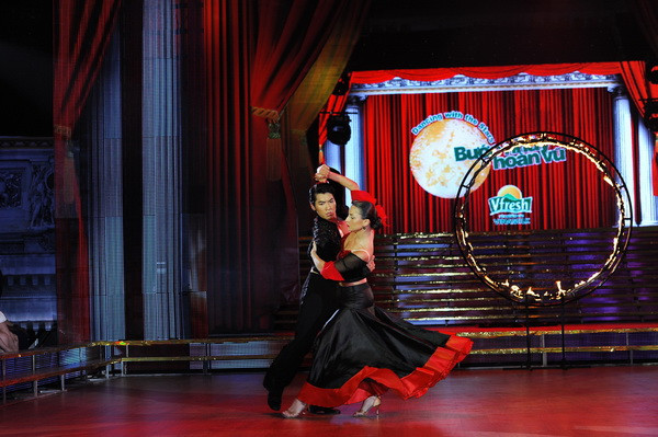 Trương Nam Thành giành tổng điểm tuyệt đối đầu tiên của BNHH 2012 ảnh 15