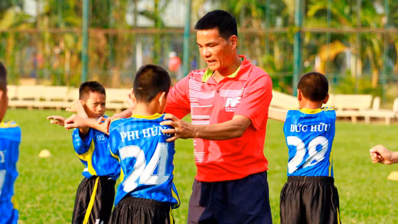 Cơ hội trở thành cầu thủ bóng đá chuyên nghiệp với PVF ảnh 2