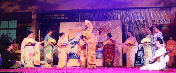 “Sắc màu chuyên ngoại ngữ”: Trải nghiệm các nền văn hoá độc đáo trên thế giới ảnh 9