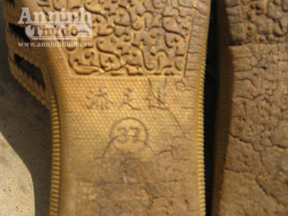 Phát hiện dép nhãn hiệu Trung Quốc gây ngứa, nhức chân ảnh 2