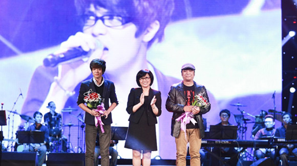 Bùi Anh Tuấn sẽ hát "Phố không mùa" trong liveshow 4? ảnh 1