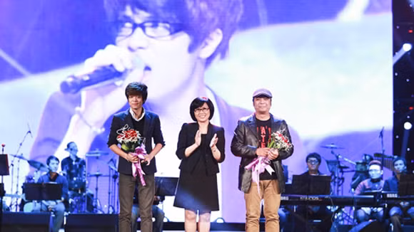 Bùi Anh Tuấn sẽ hát "Phố không mùa" trong liveshow 4? ảnh 1