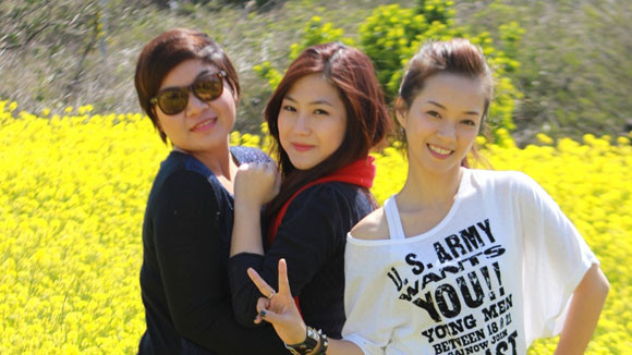 Hương Tràm, Đinh Hương "khoe sắc" trên đảo Jeju - Hàn Quốc ảnh 1