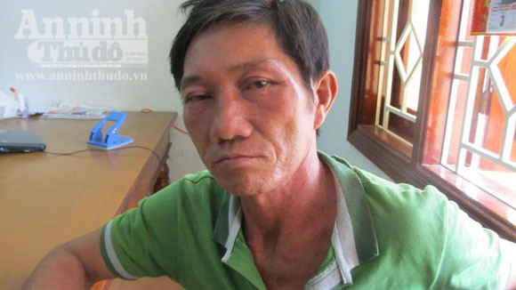 "Bị" can ngăn khi đang đánh vợ, quay ra đâm chết bạn ảnh 1