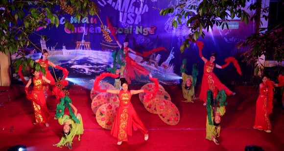 “Sắc màu chuyên ngoại ngữ”: Trải nghiệm các nền văn hoá độc đáo trên thế giới ảnh 2