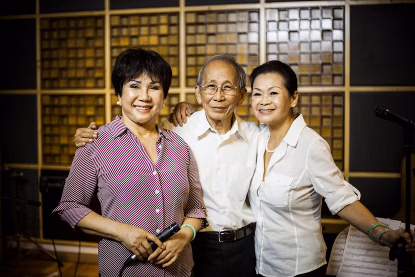 Danh ca Khánh Ly hội ngộ bạn thân trong phòng thu ảnh 5