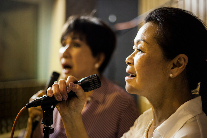 Danh ca Khánh Ly hội ngộ bạn thân trong phòng thu ảnh 2