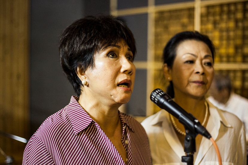 Danh ca Khánh Ly hội ngộ bạn thân trong phòng thu ảnh 1