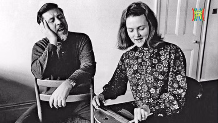 Bài hát "The Ballad of Ho Chi Minh" (Bài ca Hồ Chí Minh) được tác giả Ewan MacColl sáng tác vào năm 1954