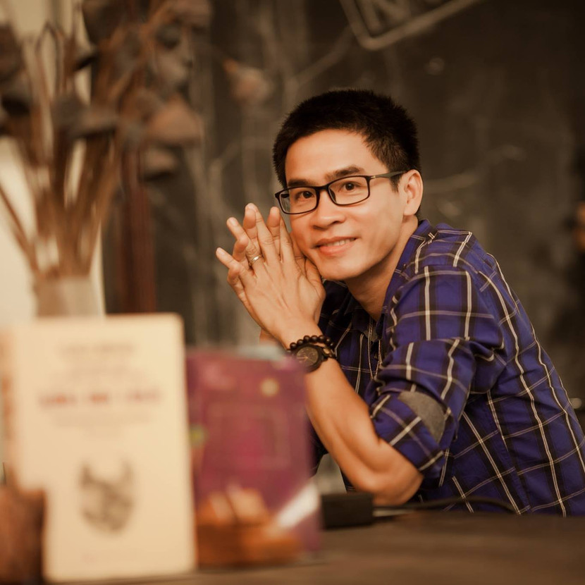 Nhà thơ Nguyễn Phong Việt ra mắt tập thơ mới viết về “lưng chừng tuổi trẻ” ảnh 2