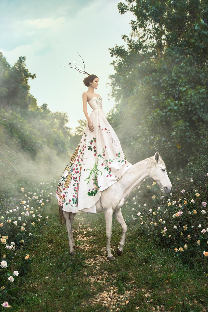 Một mẫu trong bộ sưu tập mới của nhà thiết kế Trần Hùng