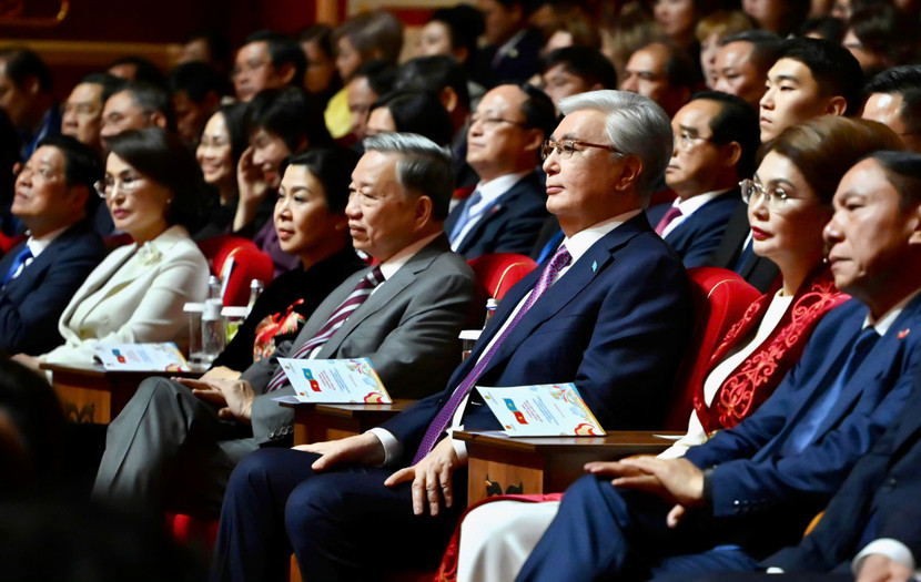 Chia sẻ tại buổi hòa nhạc, Bộ trưởng Bộ VHTT&amp;DL Việt Nam - Nguyễn Văn Hùng khẳng định quan hệ hợp tác giữa Việt Nam và Kazakhstan đã được Chủ tịch Hồ Chí Minh đặt nền móng trong chuyến thăm đất nước Kazakhstan tươi đẹp vào năm 1959. Sau chuyến thăm của Tổng thống Kazakhstan đến Việt Nam năm 2023, chuyến thăm mang tính lịch sử lần này của Tổng Bí thư Tô Lâm đến Kazakhstan đã tiếp thêm sức mạnh cho tình hữu nghị giữa hai nước và chính thức nâng cấp quan hệ lên đối tác chiến lược, ghi dấu mốc quan trọng thúc đẩy hợp tác song phương trong gian đoạn tới.