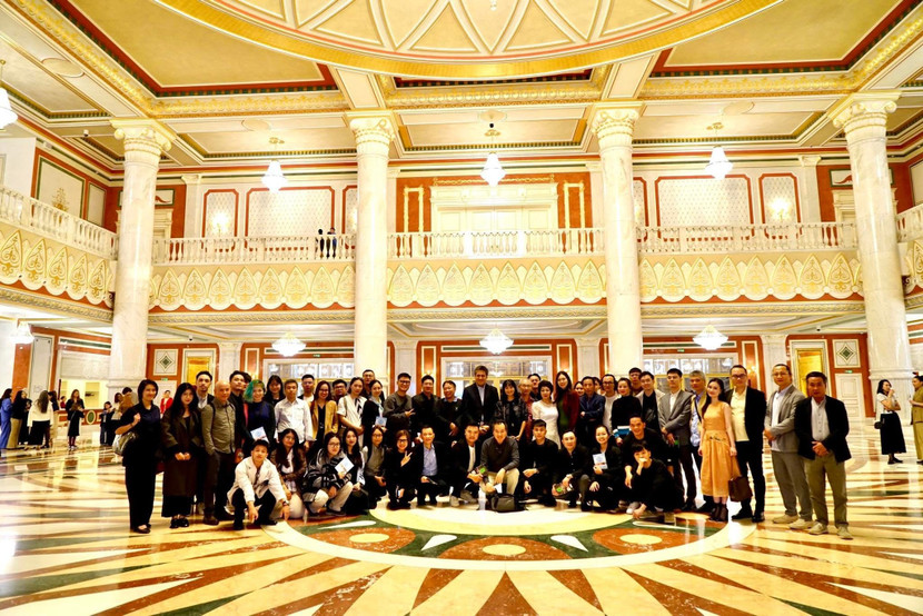 Đoàn các nghệ sĩ Việt Nam trong chuyến lưu diễn đặc biệt tới Kazakhstan Đoàn các nghệ sĩ Việt Nam trong chuyến lưu diễn đặc biệt tới Kazakhstan