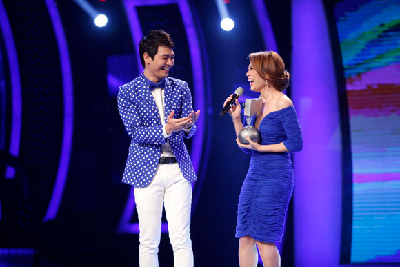 Mỹ Tâm chính thức nhận cúp “Nghệ sĩ được yêu thích nhất khu vực Đông Nam Á” ảnh 6