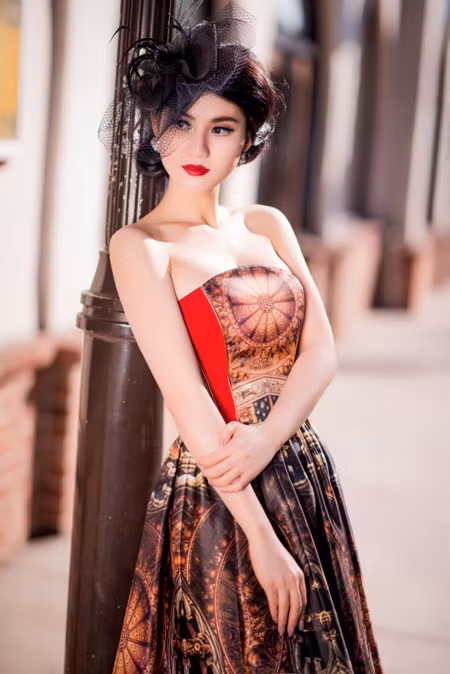 Hoa hậu Tristina Trâm Bùi khoe sắc với phong cách cổ điển ảnh 1