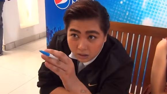 Đông Hùng giả gái, lột đồ trước bộ ba "giám khảo" ảnh 9