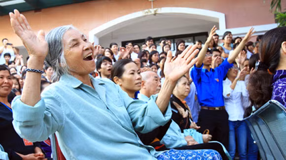 "Mang âm nhạc đến bệnh viện" lần đầu lên sóng trực tiếp ảnh 1