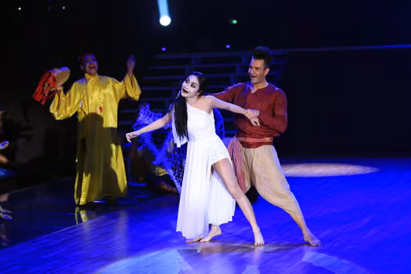 Ốc Thanh Vân "hóa ma", đưa "Bước nhảy hoàn vũ" lên top đầu BXH ảnh 1