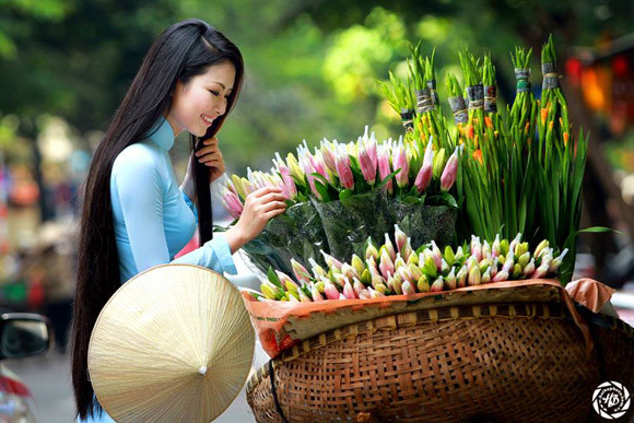 Hoa hậu Ngọc Anh: Hướng lòng mình về với quê hương ảnh 1