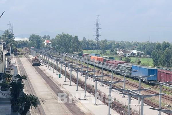 Theo mặc định, các chuyên gia phân tích cho rằng tuyến đường xuyên lục địa này sẽ hoàn toàn nằm dưới sự kiểm soát, kể cả bị khống chế bởi quân sự từ các cường quốc phương Tây. Theo mặc định, các chuyên gia phân tích cho rằng tuyến đường xuyên lục địa này sẽ hoàn toàn nằm dưới sự kiểm soát, kể cả bị khống chế bởi quân sự từ các cường quốc phương Tây.