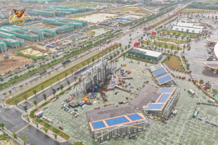 Sân khấu &quot;V Fest - Vietnam Today&quot; đang gấp rút được hoàn thiện