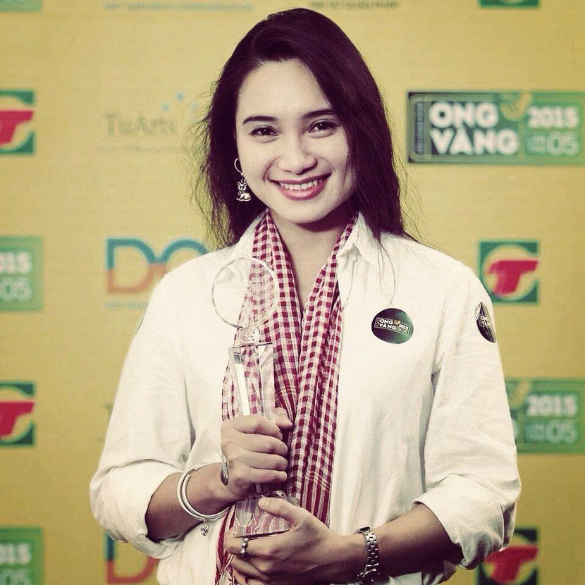 Đạo diễn Nhân Sơn giành giải Ong vàng của "Liên hoan phim ngắn sinh viên toàn quốc 2015" với bộ phim về đề tài chiến tranh "Lính". Đây là bộ phim được Ban Giám khảo đánh giá cao về cách kể chuyện cũng như góc nhìn khá sâu sắc về chiến tranh. Phim “Lính” cũng đoạt giải được khán giả bình chọn nhiều nhất. Đạo diễn Nhân Sơn giành giải Ong vàng của "Liên hoan phim ngắn sinh viên toàn quốc 2015" với bộ phim về đề tài chiến tranh "Lính". Đây là bộ phim được Ban Giám khảo đánh giá cao về cách kể chuyện cũng như góc nhìn khá sâu sắc về chiến tranh. Phim “Lính” cũng đoạt giải được khán giả bình chọn nhiều nhất.